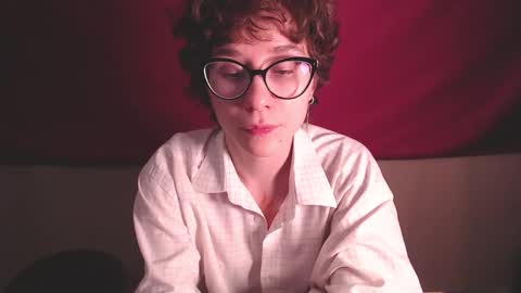 Snapshot of sunshinehella chatting on 09/18/25, 03:58 Hella online show from 09/18/25, 03:58