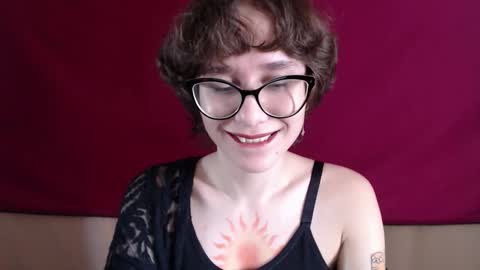 Snapshot of sunshinehella chatting on 10/16/25, 06:47 Hella online show from 10/16/25, 06:47