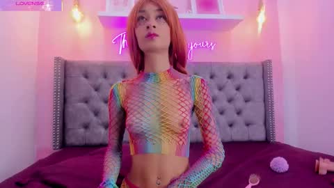 Valentina online show from 10/22/25, 12:27