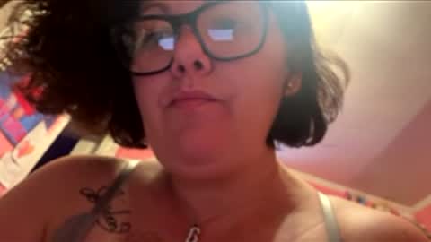 Snapshot of sunshinesmalls813 chatting on 05/04/26, 05:36 sunshinesmalls813 online show from 05/04/26, 05:36