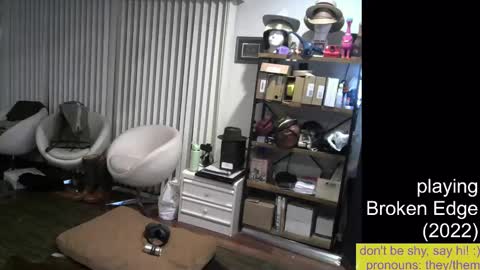 Snapshot of sunshinestreak chatting on 03/10/25, 04:49 im not actually a man my pronouns are theythem online show from 03/10/25, 04:49