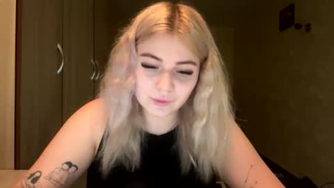 sunshinyflash online show from 11/30/25, 05:39