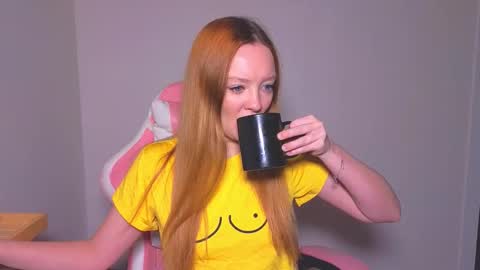 Snapshot of sunshunexxx chatting on 10/27/25, 04:33 SunShuneXxX online show from 10/27/25, 04:33