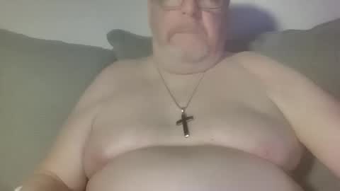 Snapshot of sunspotbaby chatting on 04/25/26, 03:20 Sunspotbaby online show from 04/25/26, 03:20