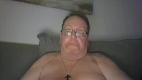 Snapshot of sunspotbaby chatting on 07/22/26, 12:35 Sunspotbaby online show from 07/22/26, 12:35