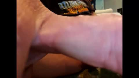 Snapshot of suntroll chatting on 12/28/24, 01:38 Suntroll online show from 12/28/24, 01:38