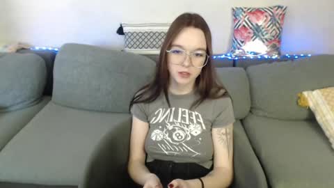 Snapshot of sunylily chatting on 04/18/26, 07:12 Lilith online show from 04/18/26, 07:12