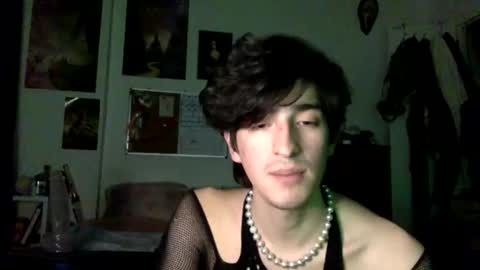 Snapshot of super_bttm chatting on 12/16/25, 12:04 super_bttm online show from 12/16/25, 12:04