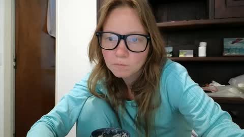 Snapshot of super_jony chatting on 02/19/25, 06:10 super jony and Marta GMT 1300-1800 every day online show from 02/19/25, 06:10