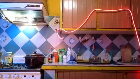 Snapshot of super_jony chatting on 10/08/25, 09:34 super jony and Marta GMT 1300-1800 every day online show from 10/08/25, 09:34