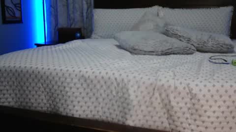 Snapshot of superbronnon chatting on 01/20/25, 01:50 Superbronnon online show from 01/20/25, 01:50