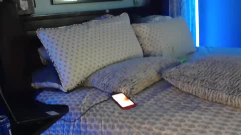 Snapshot of superbronnon chatting on 02/23/25, 03:02 Superbronnon online show from 02/23/25, 03:02