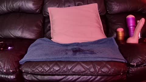 Snapshot of superduty5speed chatting on 01/04/25, 05:16 Thomas online show from 01/04/25, 05:16