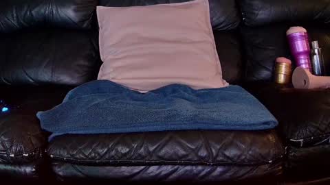 Snapshot of superduty5speed chatting on 01/13/25, 03:45 Thomas online show from 01/13/25, 03:45