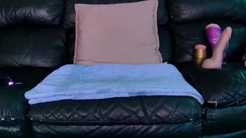 Snapshot of superduty5speed chatting on 01/19/25, 06:53 Thomas online show from 01/19/25, 06:53