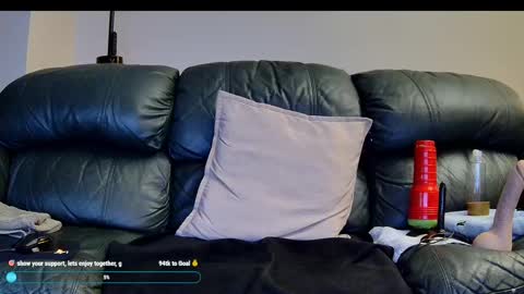 Snapshot of superduty5speed chatting on 10/01/25, 05:02 Thomas online show from 10/01/25, 05:02