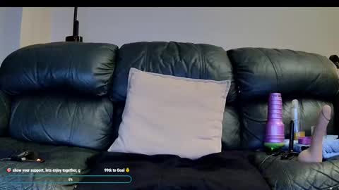 Snapshot of superduty5speed chatting on 11/23/25, 07:46 Thomas online show from 11/23/25, 07:46