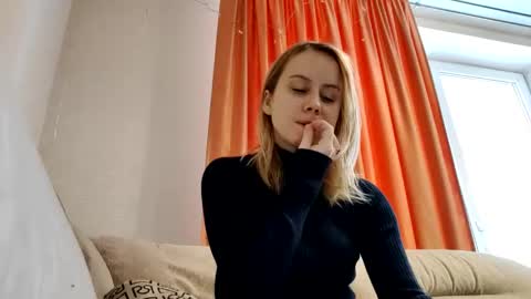 Snapshot of supereasyx chatting on 01/18/25, 09:02 Annie online show from 01/18/25, 09:02