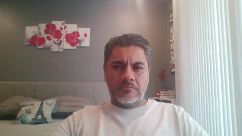 Snapshot of supernovarise chatting on 02/04/25, 11:49 supernovarise online show from 02/04/25, 11:49