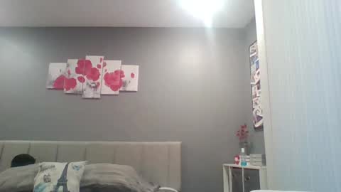 Snapshot of supernovarise chatting on 02/19/25, 12:25 supernovarise online show from 02/19/25, 12:25