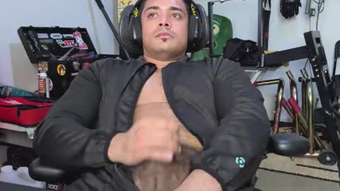 Snapshot of supertoaster69 chatting on 02/05/26, 04:00 supertoaster69 online show from 02/05/26, 04:00