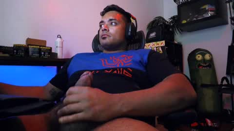 Snapshot of supertoaster69 chatting on 04/14/26, 04:57 supertoaster69 online show from 04/14/26, 04:57