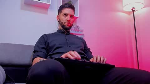 supreme_alpha_ online show from 11/17/25, 03:45