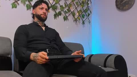 supreme_alpha_ online show from 01/12/26, 03:23