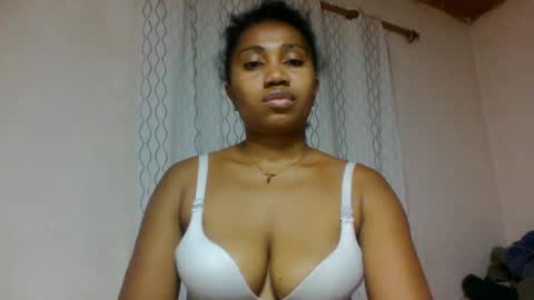 Snapshot of surbelle chatting on 06/16/26, 08:44 surbelle online show from 06/16/26, 08:44