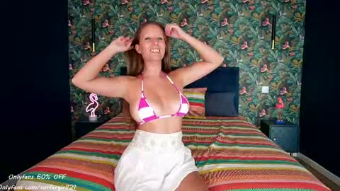 Snapshot of surfergirl121 chatting on 07/18/26, 01:59 Allie online show from 07/18/26, 01:59