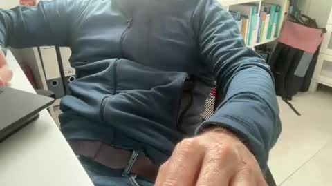 surfstar81 online show from 10/31/25, 11:22