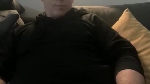 Snapshot of surfstar81 chatting on 01/11/26, 07:19 surfstar81 online show from 01/11/26, 07:19