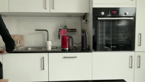 Snapshot of surfstar81 chatting on 02/01/26, 07:51 surfstar81 online show from 02/01/26, 07:51