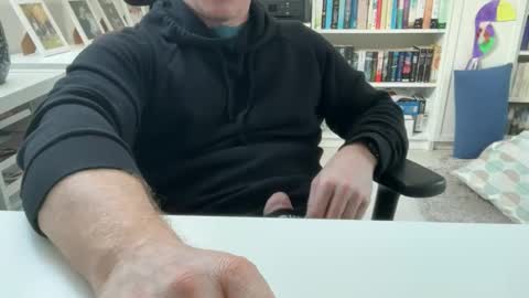 Snapshot of surfstar81 chatting on 03/01/26, 08:49 surfstar81 online show from 03/01/26, 08:49