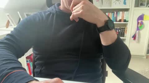 Snapshot of surfstar81 chatting on 04/20/26, 09:56 surfstar81 online show from 04/20/26, 09:56