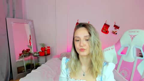 Annie online show from 12/25/24, 04:33