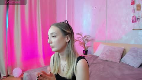 Annie online show from 02/14/25, 07:17