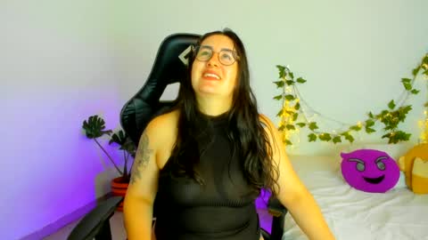 Snapshot of susan_fox1 chatting on 06/19/26, 07:39 Dani online show from 06/19/26, 07:39