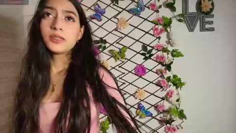 Snapshot of susana__sanchez chatting on 07/26/26, 04:42 SUSANA online show from 07/26/26, 04:42
