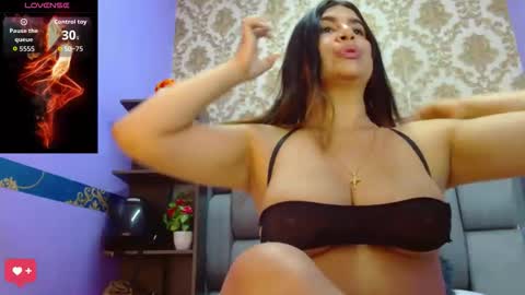 Snapshot of susana_hicks chatting on 06/09/26, 01:01 S U S A N A online show from 06/09/26, 01:01