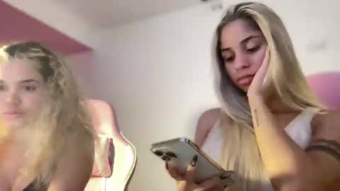 Snapshot of susandolls_ chatting on 11/30/25, 02:26 susan online show from 11/30/25, 02:26