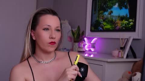 Snapshot of susanjewel chatting on 03/27/26, 07:47 SusanJewel online show from 03/27/26, 07:47