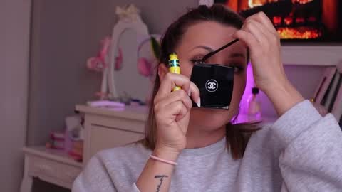 Snapshot of susanjewel chatting on 04/02/26, 06:44 SusanJewel online show from 04/02/26, 06:44