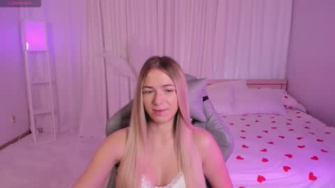 Susan online show from 11/10/25, 04:22