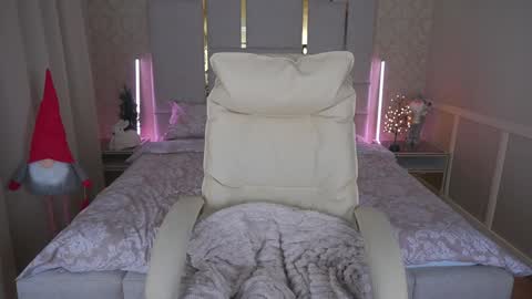 Susie online show from 12/17/24, 11:28