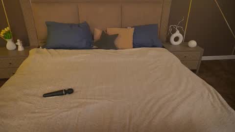 Susie online show from 09/28/25, 07:52