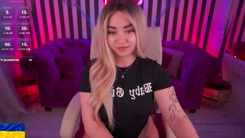 Snapshot of susiewood chatting on 04/24/26, 08:55 Susie online show from 04/24/26, 08:55