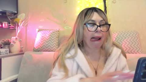 SusiexNoreen online show from 02/09/26, 06:28