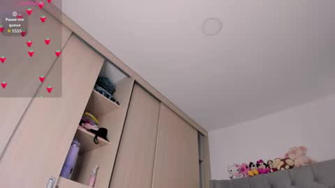 Snapshot of sussan_dream chatting on 04/19/26, 05:34 Juliana garcia online show from 04/19/26, 05:34