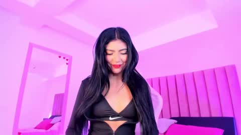 Snapshot of sussan_nicolle1 chatting on 10/29/25, 12:18 Sussan Nicole online show from 10/29/25, 12:18